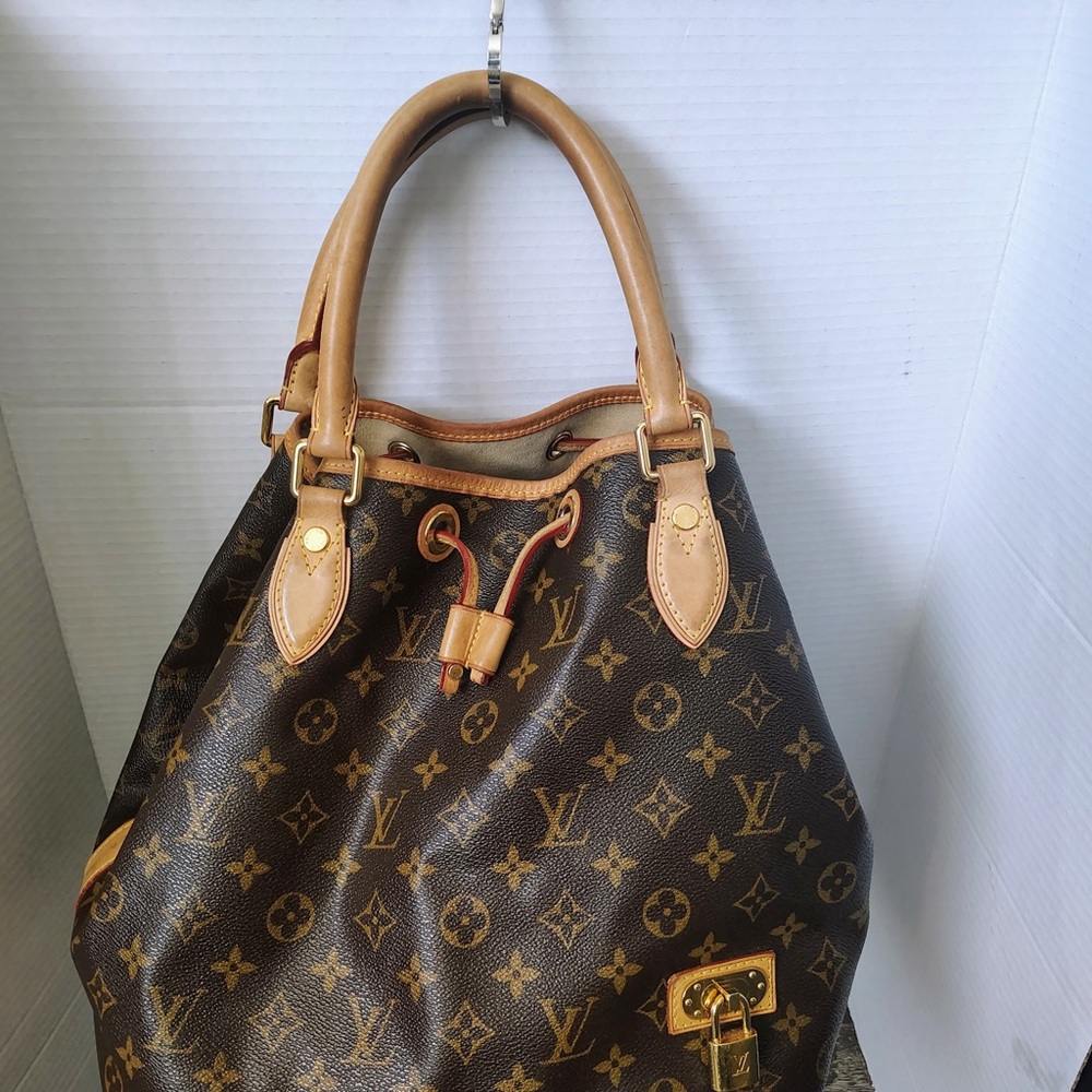 Louis Vuitton Monogram Handbag NEW